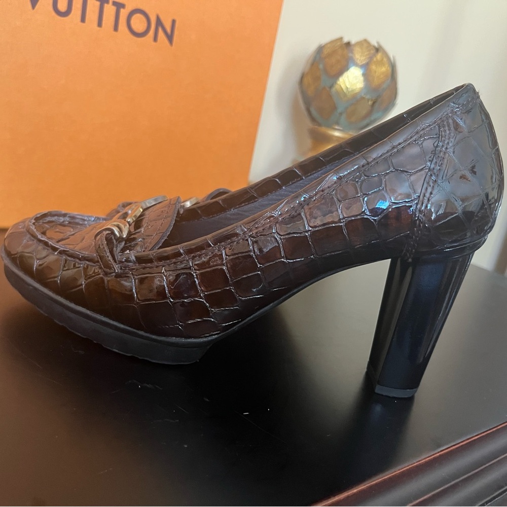 Stuart Weitzman Duplicate Brown Crocodile Pattern… - image 7